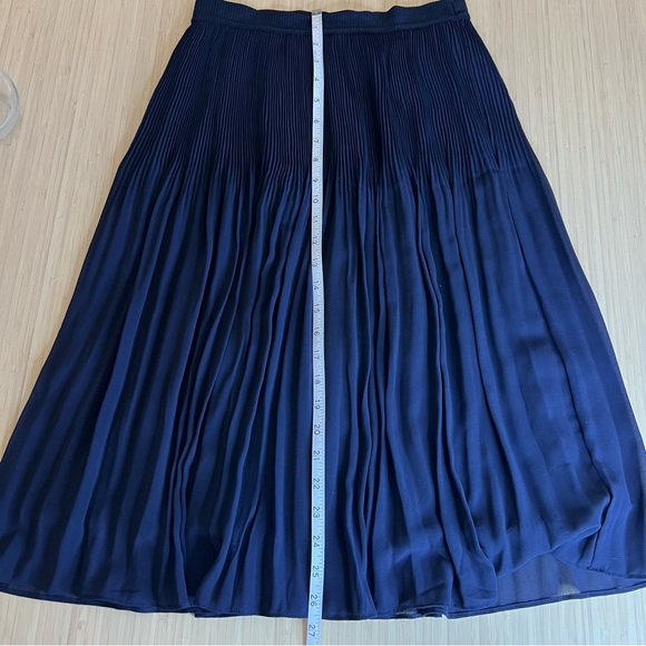 Navy pleated midi skirt | size 8 | H&M - Picture 6 of 8
